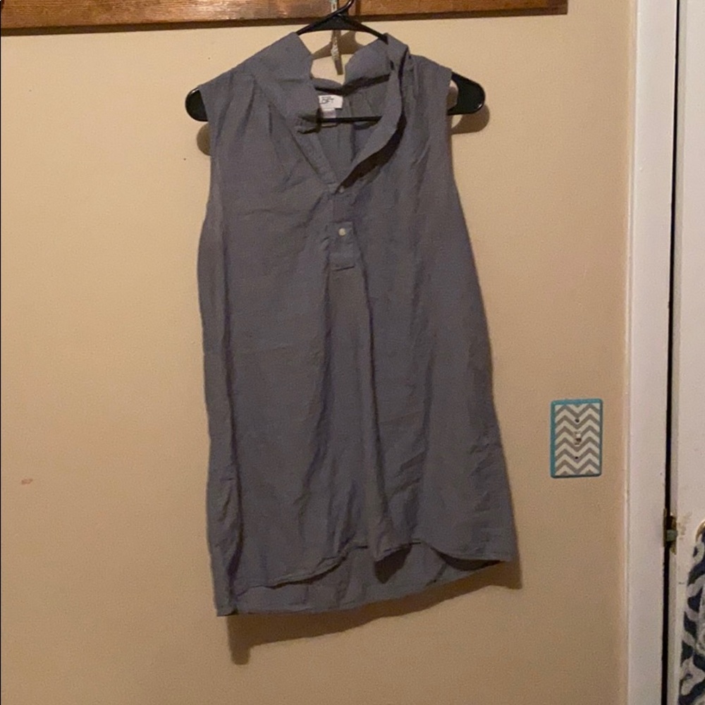 Grey sleeveless top